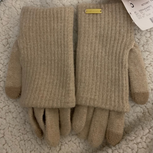 Steve Madden Accessories - Steve Madden Cream Knit Gloves with Gold Accent